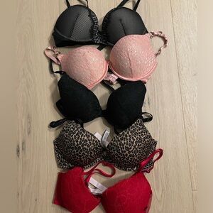 🖐🏼FIVE🖐🏼 32D bras from Victoria Secret!